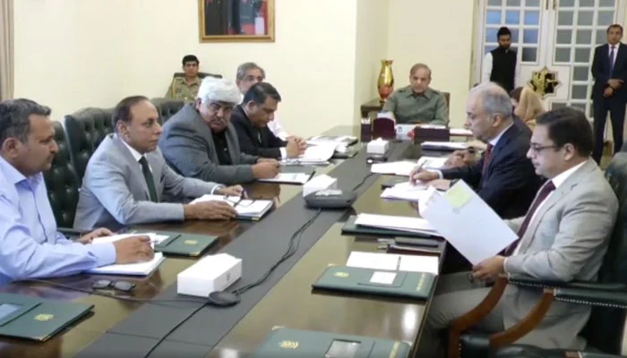 Prime Minister Shehbaz Sharif,Eid gift,Federal Minister for Information Marriyum Aurangzeb, Former Prime Minister Imran Khan, Pakistan Tehreek-e-Insaf (PTI), Saudi Arabia, Karachi