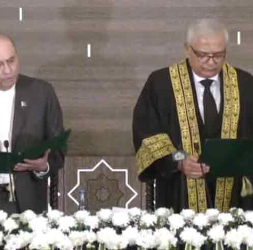 Justice Aminuddin Khan, oath-taking ceremony, Federal Constitutional Court (FCC), Chief Justice, President Asif Ali Zardari, administer oath, President's House, Islamabad, 27th Constitutional Amendment, Pakistan judiciary, Prime Minister Shehbaz Sharif, Field Marshal Asim Munir, Chief of Army Staff, dignitaries